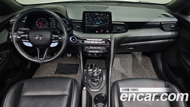 Hyundai Veloster 2022 — photo 10