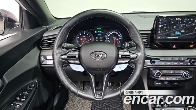 Hyundai Veloster 2022 — photo 19