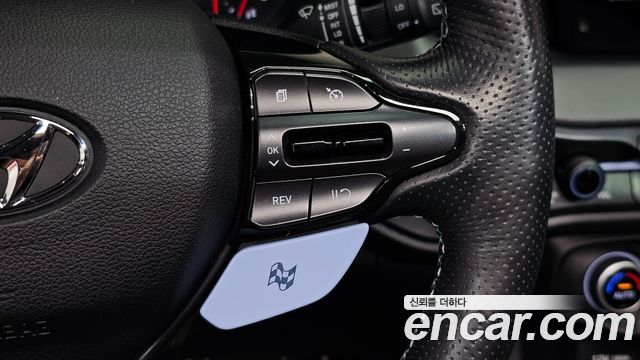 Hyundai Veloster 2022 — photo 21