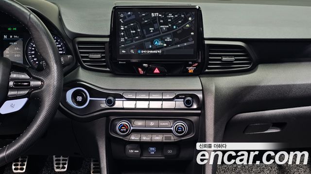 Hyundai Veloster 2022 — photo 25