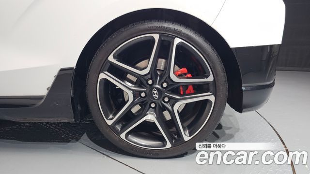 Hyundai Veloster 2022 — photo 7