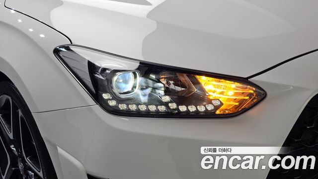 Hyundai Veloster 2022 — photo 8