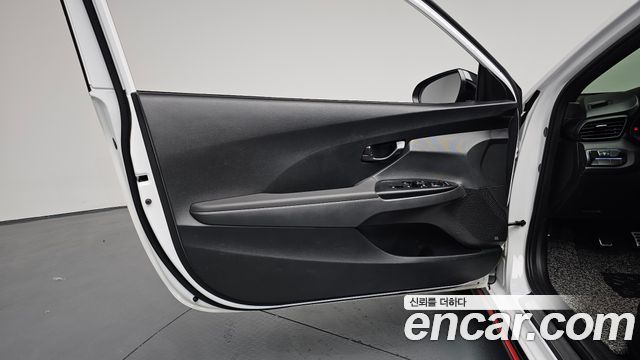 Hyundai Veloster 2022 — photo 14