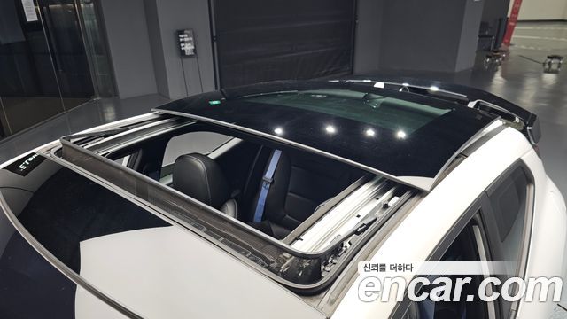 Hyundai Veloster 2022 — photo 31
