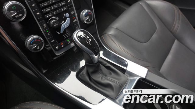 Volvo V60 2016 — photo 9