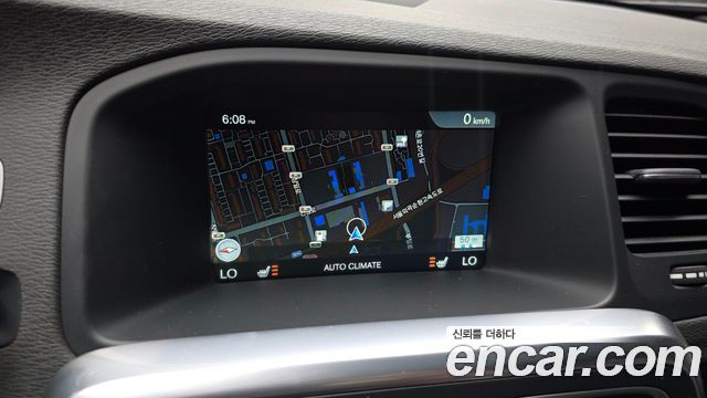 Volvo V60 2016 — photo 14