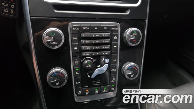 Volvo V60 2016 — photo 16