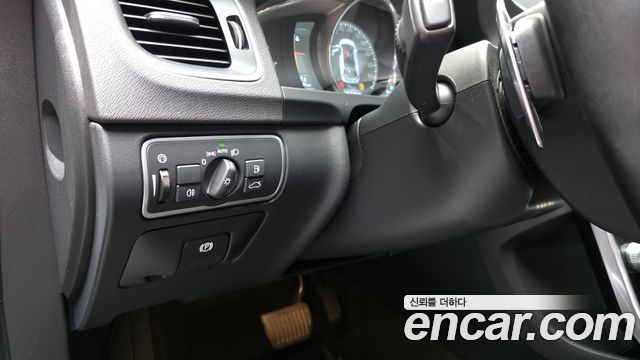 Volvo V60 2016 — photo 18