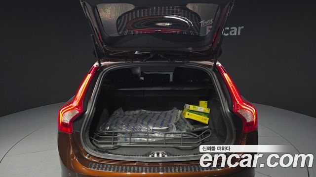 Volvo V60 2016 — photo 20