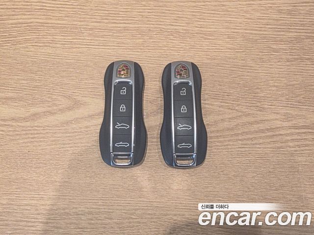 Porsche 911 2023 — photo 11