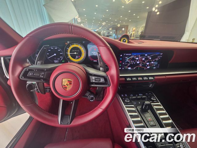 Porsche 911 2023 — photo 12