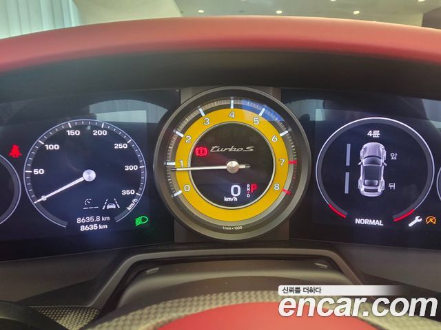 Porsche 911 2023 — photo 17