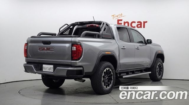 GMC Canyon 2026 — photo 2