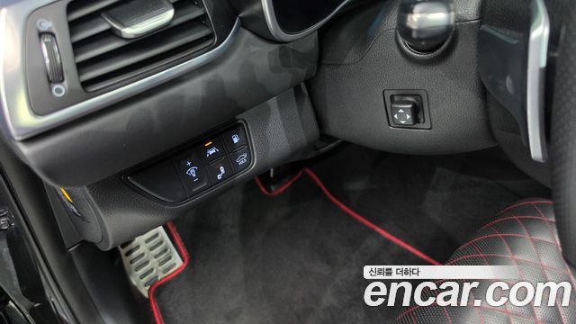 Genesis G70 2019 — photo 23