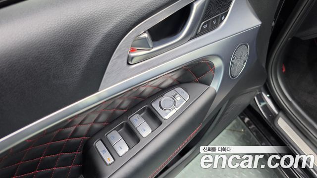 Genesis G70 2019 — photo 26