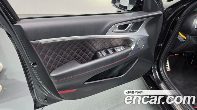 Genesis G70 2019 — photo 14