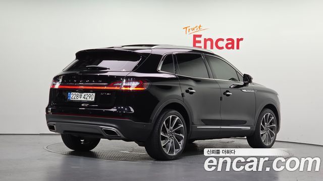 Lincoln Nautilus 2020 — photo 2