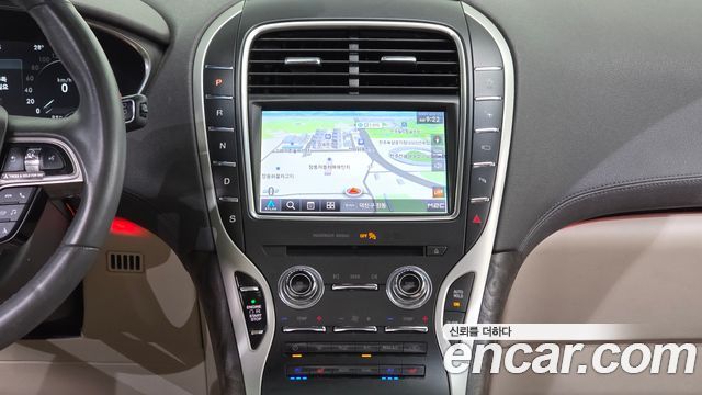 Lincoln Nautilus 2020 — photo 15