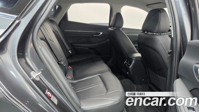 Hyundai Sonata 2022 — photo 17