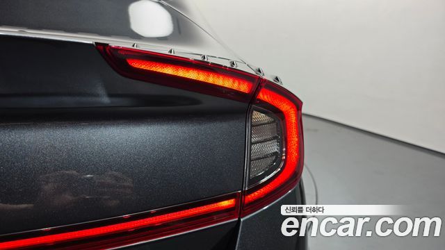 Hyundai Sonata 2022 — photo 9