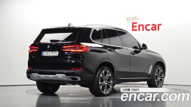 BMW X5 2022 — photo 2