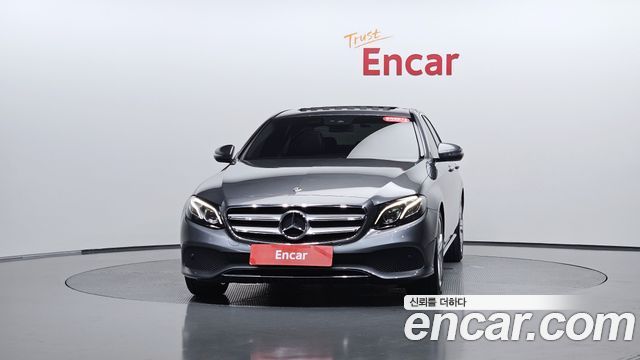 Mercedes-Benz E-Class 2017 — photo 3