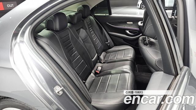 Mercedes-Benz E-Class 2017 — photo 17