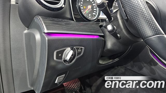 Mercedes-Benz E-Class 2017 — photo 24