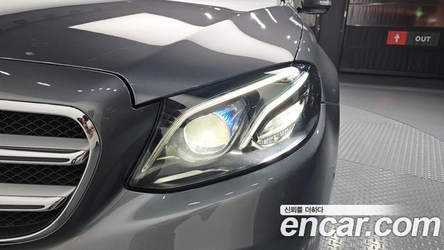 Mercedes-Benz E-Class 2017 — photo 8
