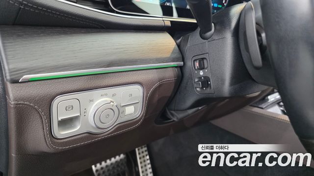 Mercedes-Benz GLS-Class 2021 — photo 14