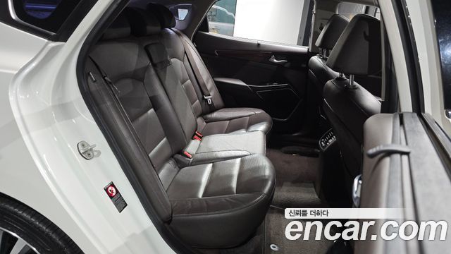 Kia K7 2016 — photo 17