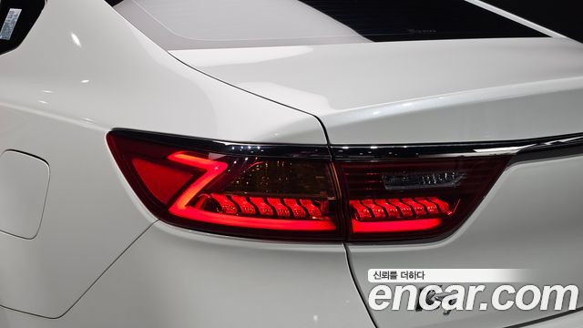 Kia K7 2016 — photo 9