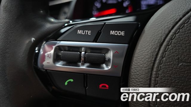 Kia K7 2016 — photo 31