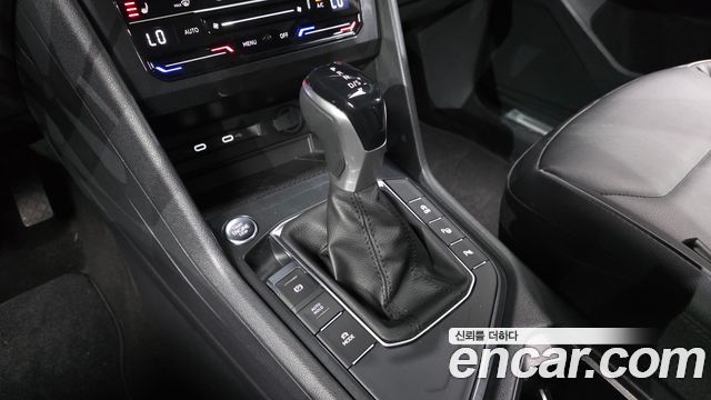 Volkswagen Tiguan 2023 — photo 9