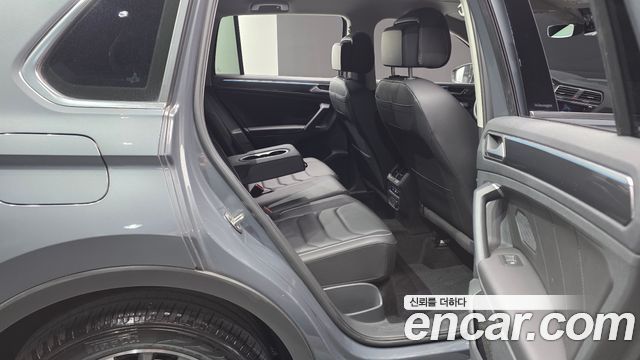 Volkswagen Tiguan 2023 — photo 12