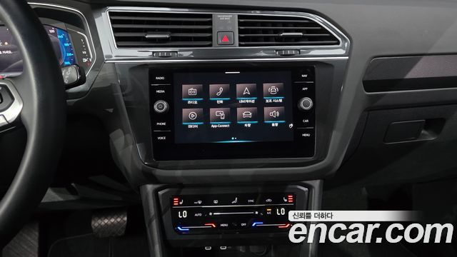 Volkswagen Tiguan 2023 — photo 15