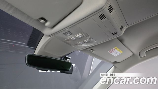 Volkswagen Tiguan 2023 — photo 19