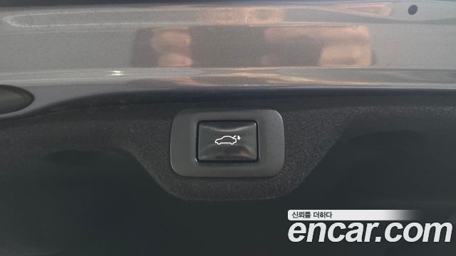Lexus ES 2019 — photo 19