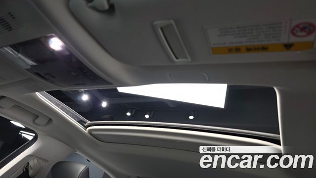 Lexus ES 2019 — photo 20