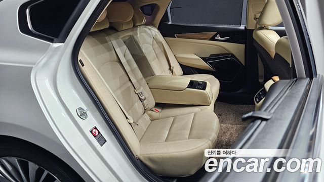 Kia K7 2017 — photo 11