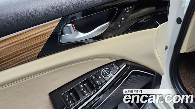 Kia K7 2017 — photo 16