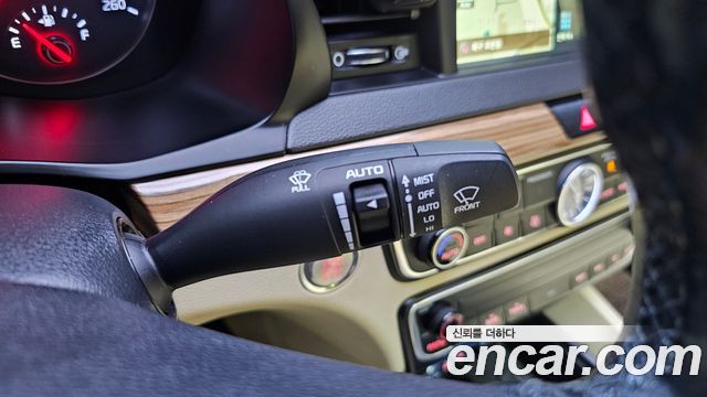 Kia K7 2017 — photo 17