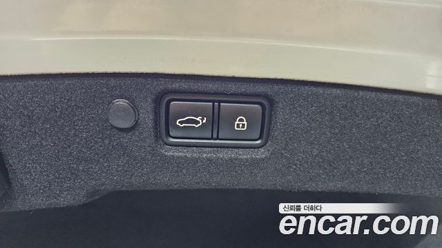 Kia K7 2017 — photo 20