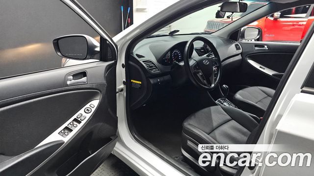 Hyundai Accent 2018 — photo 13