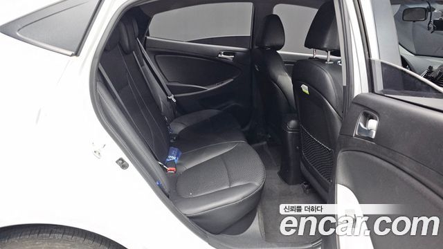 Hyundai Accent 2018 — photo 17