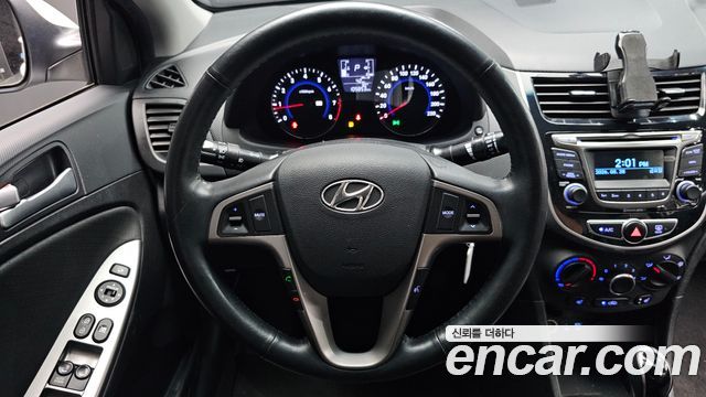 Hyundai Accent 2018 — photo 18