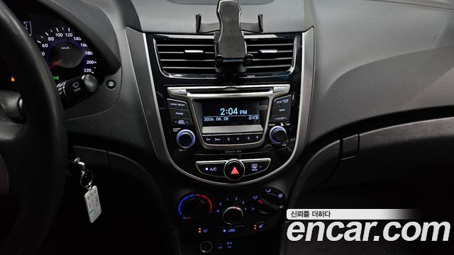 Hyundai Accent 2018 — photo 19