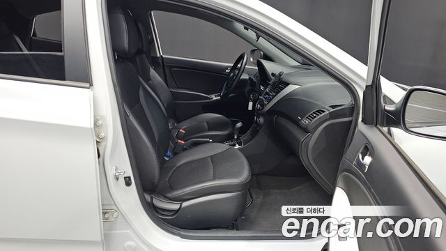 Hyundai Accent 2018 — photo 16