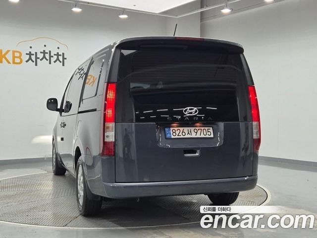 Hyundai Staria 2022 — photo 2