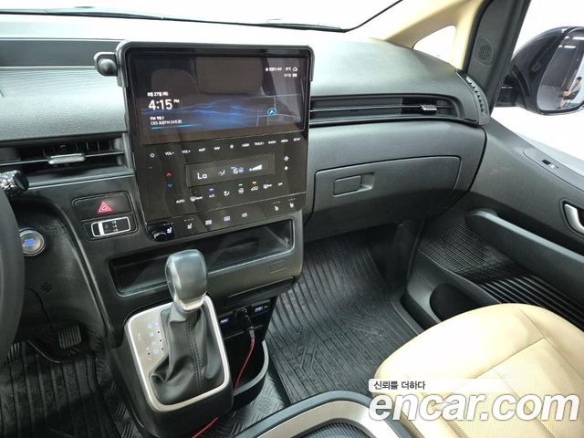 Hyundai Staria 2022 — photo 10